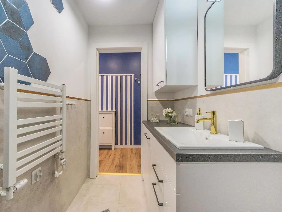 גדנסק Glow Apartments, Apartament Dluga 69 דירה